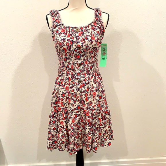 Dresses & Skirts - Floral dress